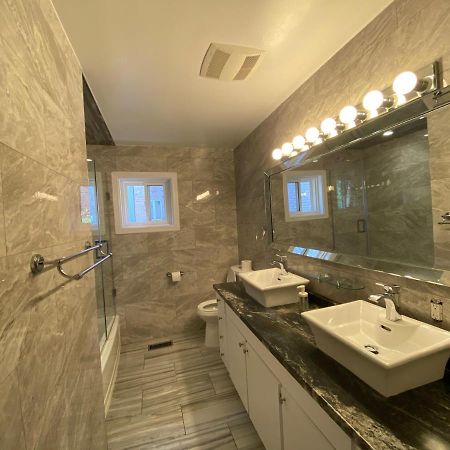 Yonge And Finch Subway !Q Spacious & Quiet Private Bdr With Shared Bathroom トロント エクステリア 写真