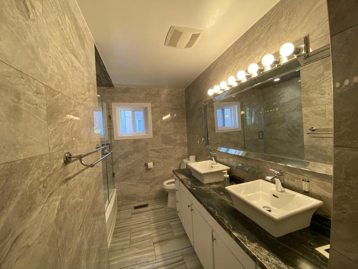 Yonge And Finch Subway !Q Spacious & Quiet Private Bdr With Shared Bathroom トロント エクステリア 写真